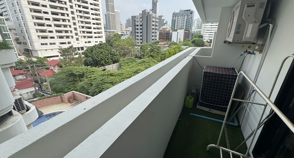 For rent 1 bed condo in Watthana, Bangkok
