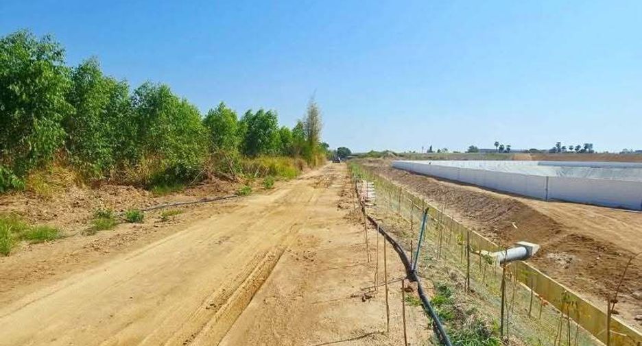 For sale land in Ban Bueng, Chonburi