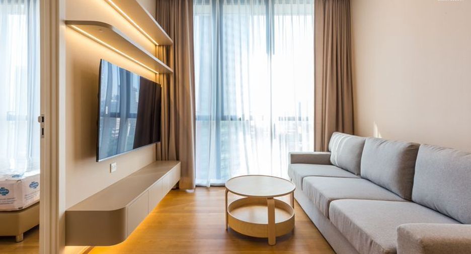 For rent 2 bedrooms condo in Pathum Wan, Bangkok