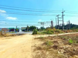 出售 土地 在 Pluak Daeng, Rayong
