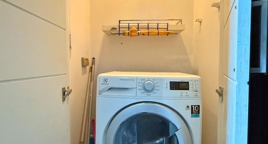 For rent 1 bed condo in Phaya Thai, Bangkok