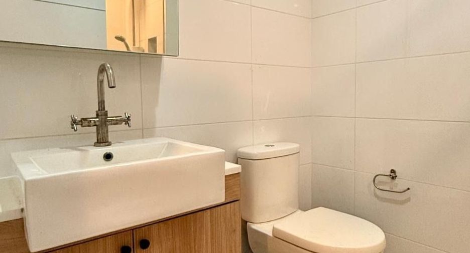 For rent 1 bed condo in Phaya Thai, Bangkok