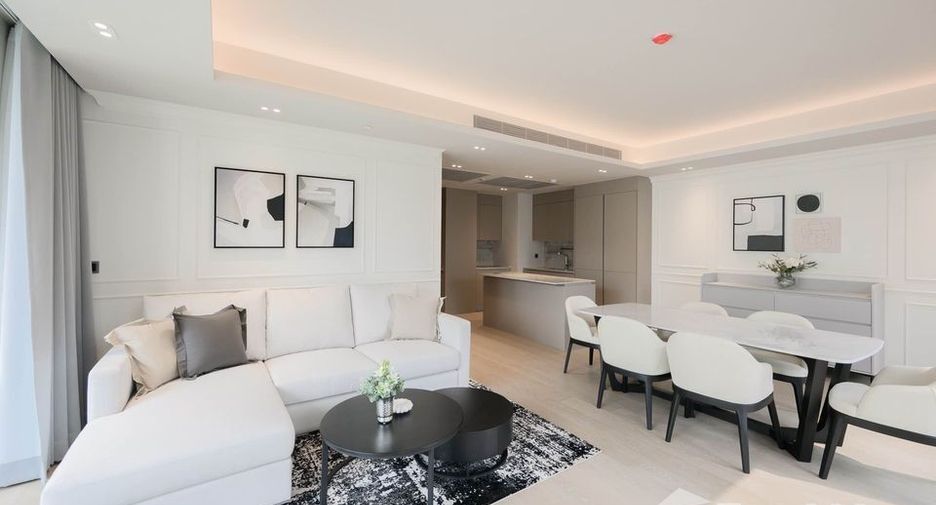 For rent 2 bedrooms condo in Pathum Wan, Bangkok