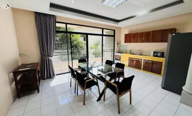 ให้เช่า 4 ห้องนอน ทาวน์เฮ้าส์ ใน วัฒนา, กรุงเทพฯ