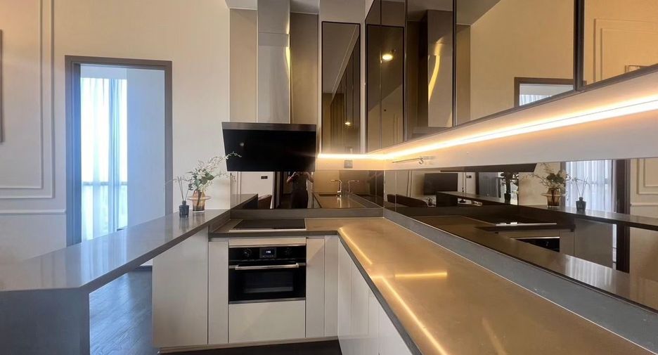 For rent 3 bedrooms condo in Watthana, Bangkok