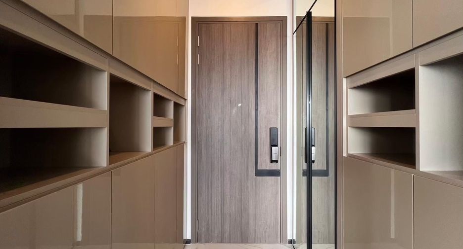 For rent 3 bedrooms condo in Watthana, Bangkok