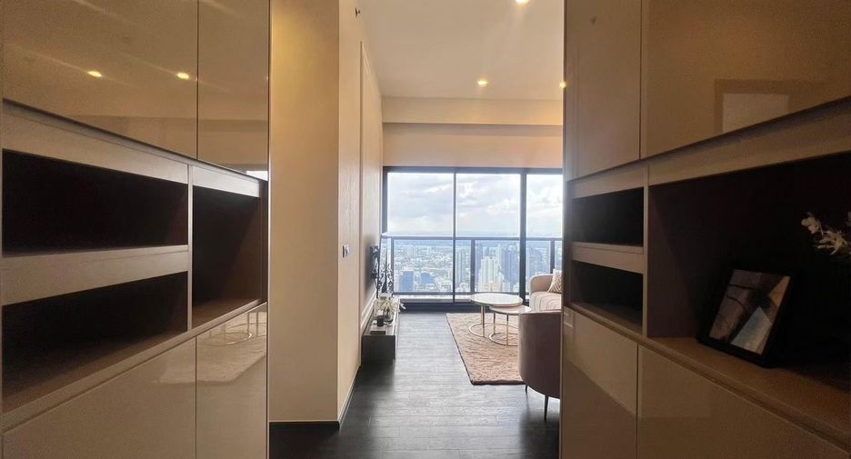 For rent 3 bedrooms condo in Watthana, Bangkok
