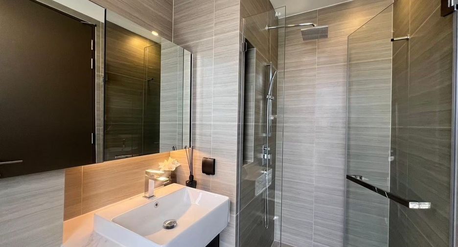 For rent 3 bedrooms condo in Watthana, Bangkok