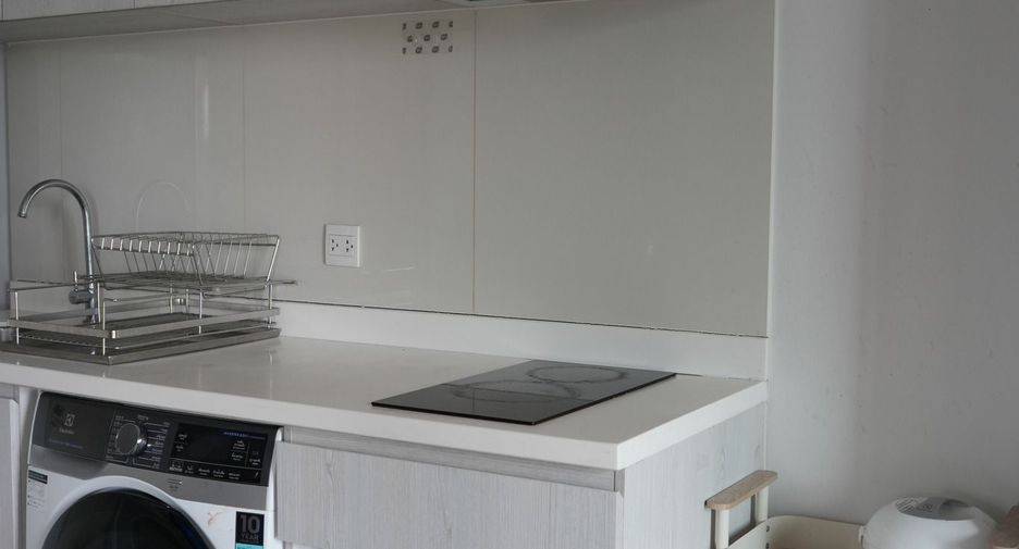 For rent 2 bedrooms condo in Pathum Wan, Bangkok