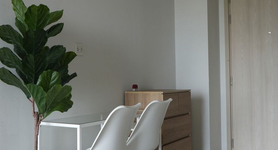 For rent 2 bedrooms condo in Pathum Wan, Bangkok