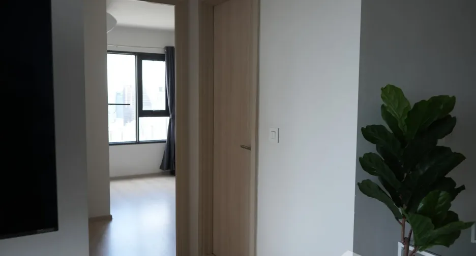 For rent 2 bedrooms condo in Pathum Wan, Bangkok