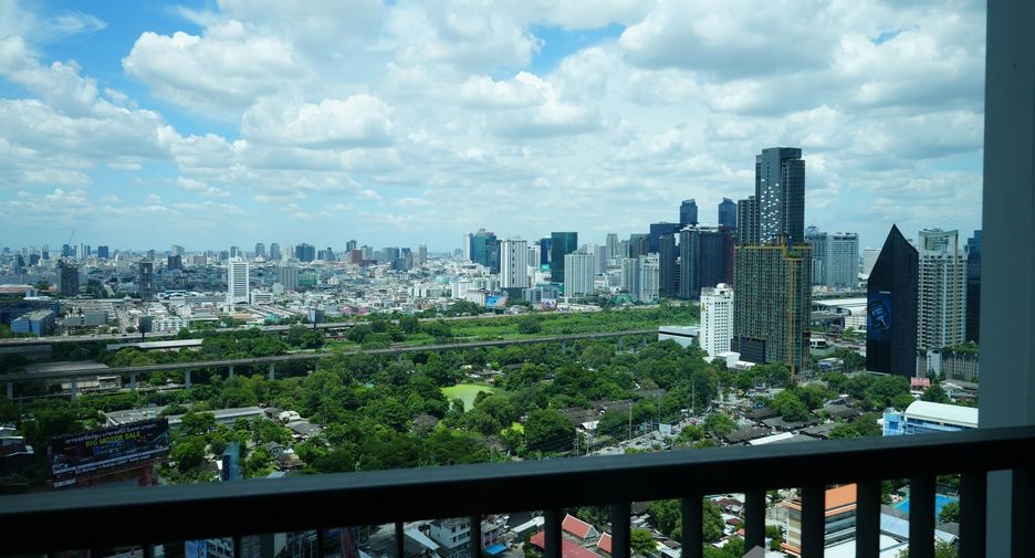 À louer 2 chambres condo à Pathum Wan, Bangkok