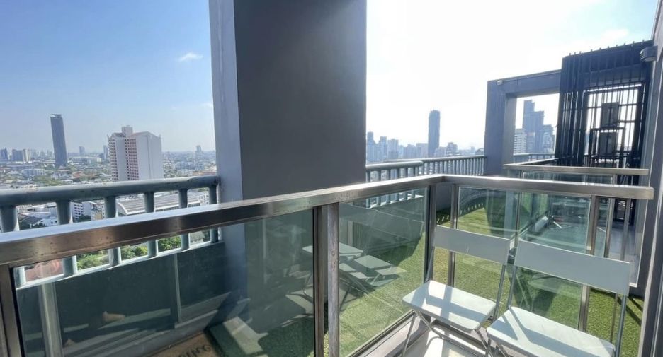 For rent 2 bedrooms condo in Watthana, Bangkok