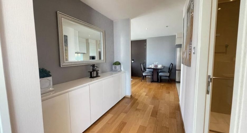 For rent 2 bedrooms condo in Watthana, Bangkok