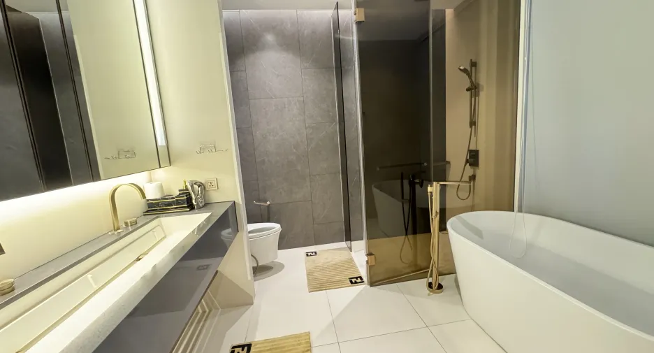 For rent 1 bed condo in Khlong Toei, Bangkok