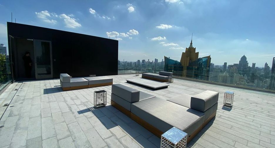 For rent 1 bed condo in Khlong Toei, Bangkok