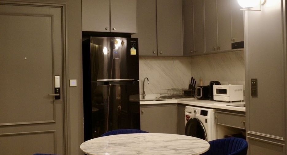 For rent 2 bedrooms condo in Pathum Wan, Bangkok