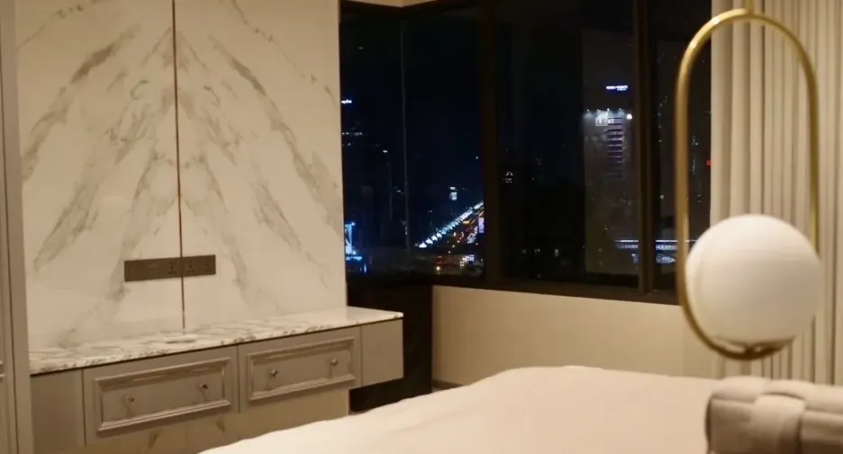 For rent 2 bedrooms condo in Pathum Wan, Bangkok