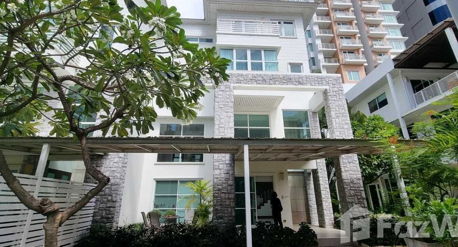 For rent 4 bedrooms house in Khlong Toei, Bangkok