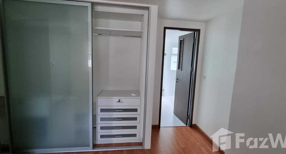 For rent 4 bedrooms house in Khlong Toei, Bangkok