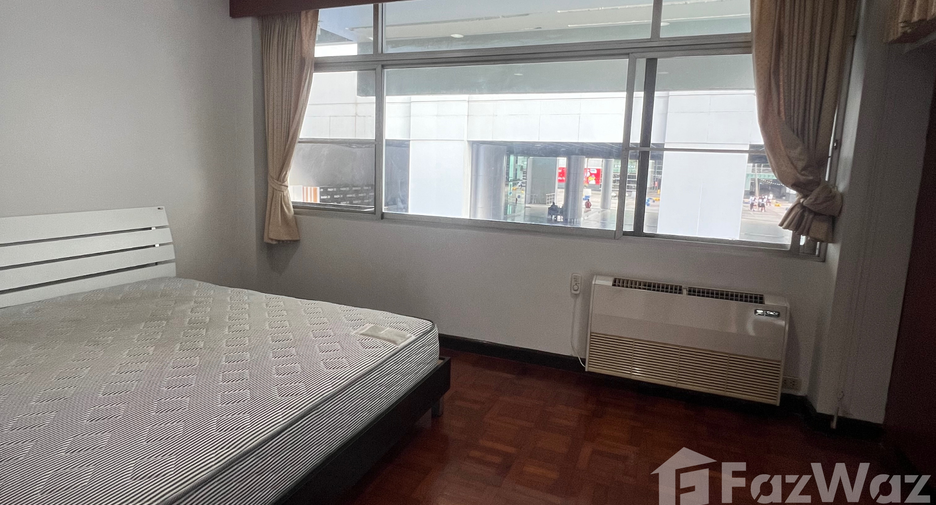 For rent 2 bedrooms apartment in Watthana, Bangkok