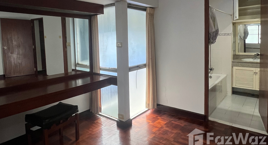 For rent 2 bedrooms apartment in Watthana, Bangkok