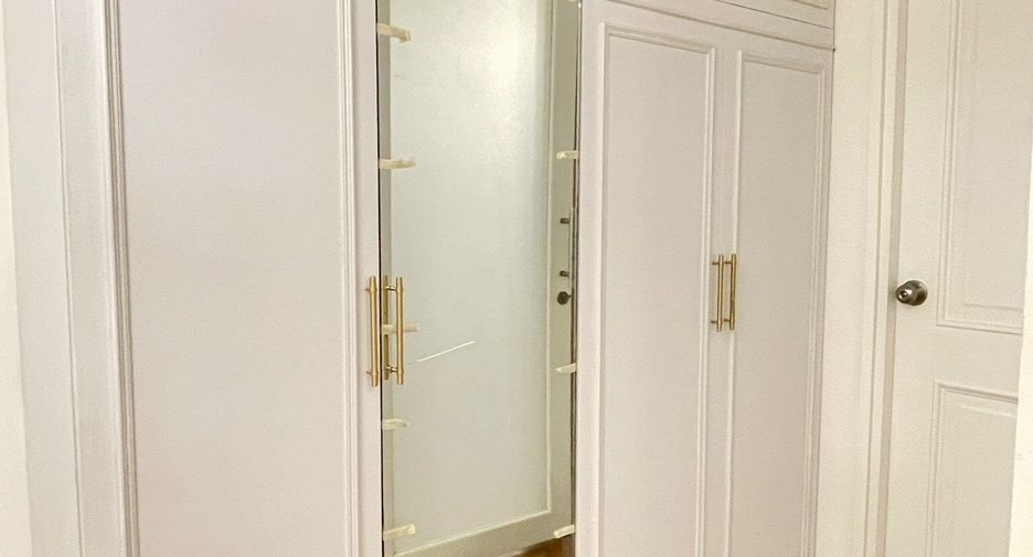 For rent 1 bed condo in Pathum Wan, Bangkok