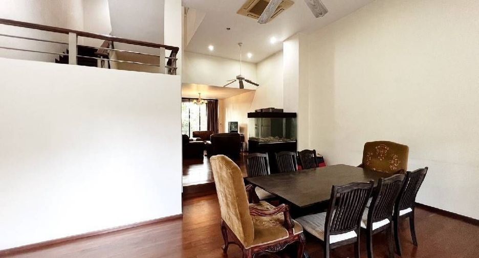 Reihenhaus zur Miete mit 4 Zimmer in Watthana, Bangkok