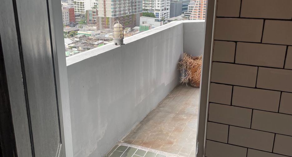 For rent 1 bed condo in Sathon, Bangkok