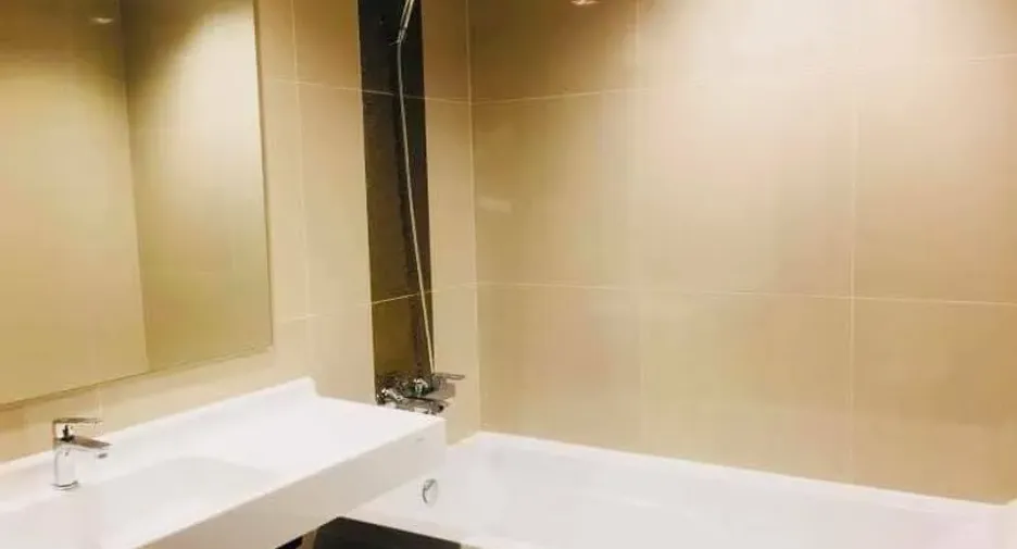 Condo en alquiler de 2 habitaciones en Phra Khanong, Bangkok