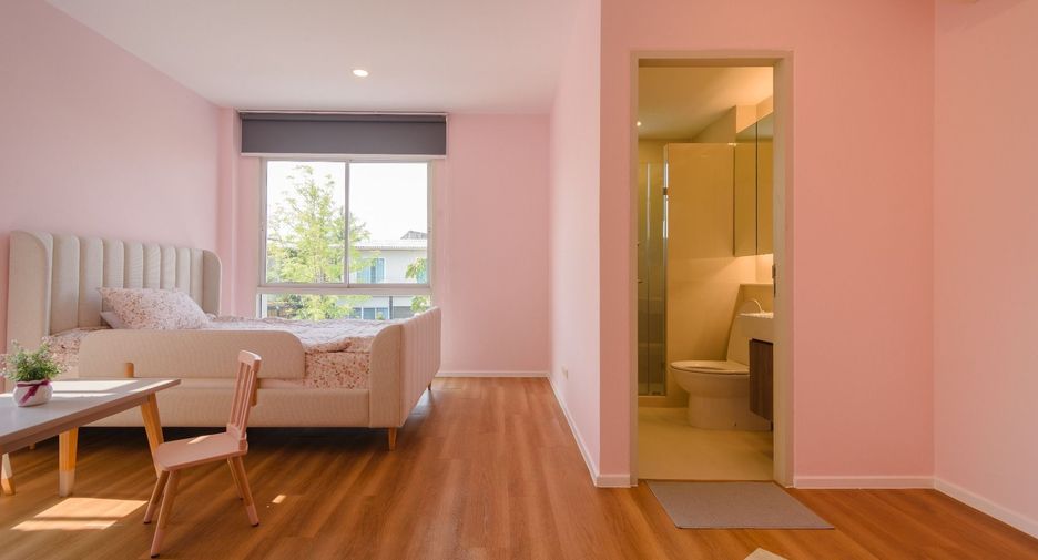 Casa en alquiler de 3 habitaciones en Chatuchak, Bangkok