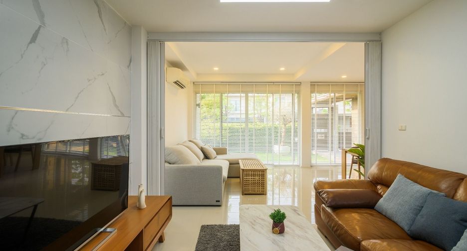 Casa en alquiler de 3 habitaciones en Chatuchak, Bangkok