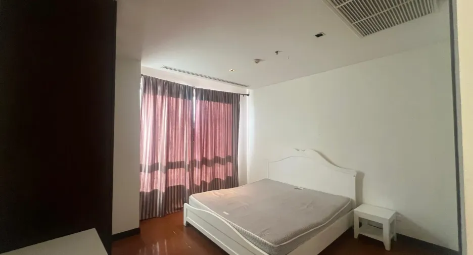 À louer 2 chambres condo à Yan Nawa, Bangkok