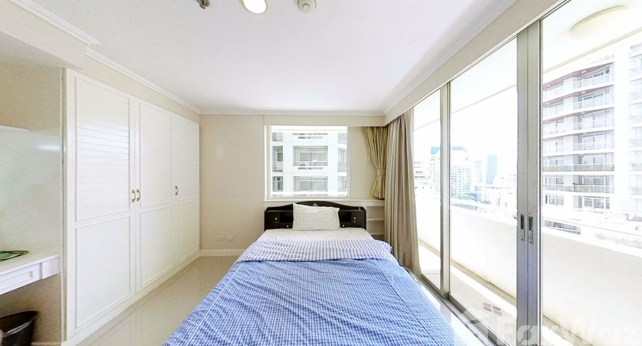 For rent 2 bedrooms condo in Watthana, Bangkok