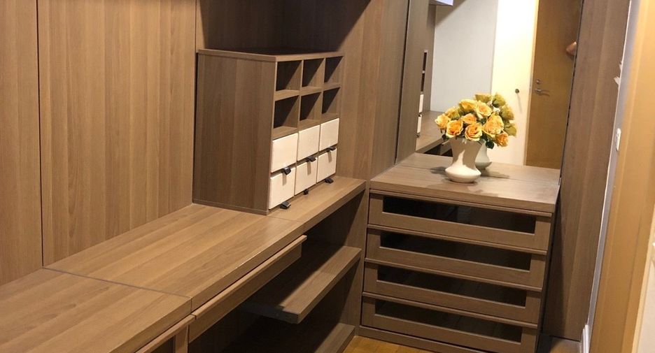 Condo en alquiler de 3 habitaciones en Sathon, Bangkok