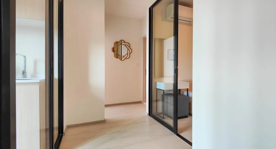 Condo en alquiler de 3 habitaciones en Huai Khwang, Bangkok