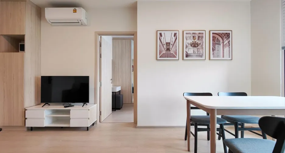 Condo en alquiler de 3 habitaciones en Huai Khwang, Bangkok