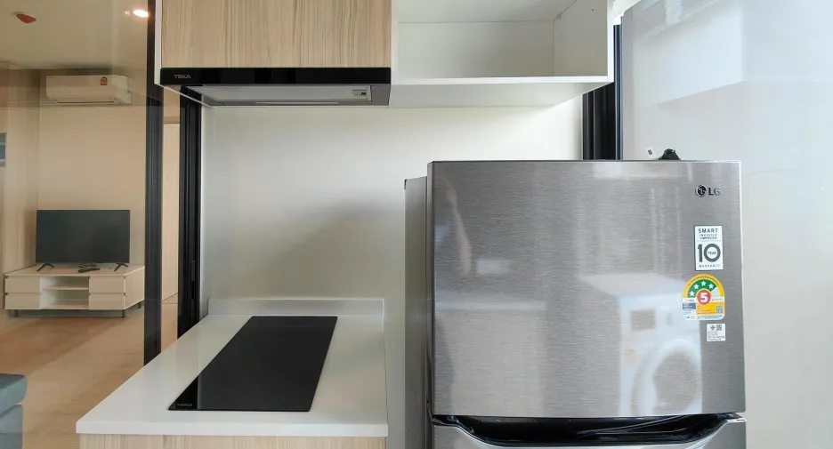 Condo en alquiler de 3 habitaciones en Huai Khwang, Bangkok