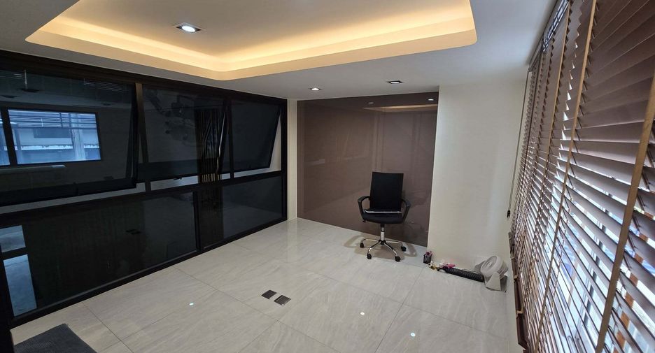 À louer bureau à Bueng Kum, Bangkok