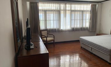 For rent 3 bedrooms apartment in Khlong Toei, Bangkok