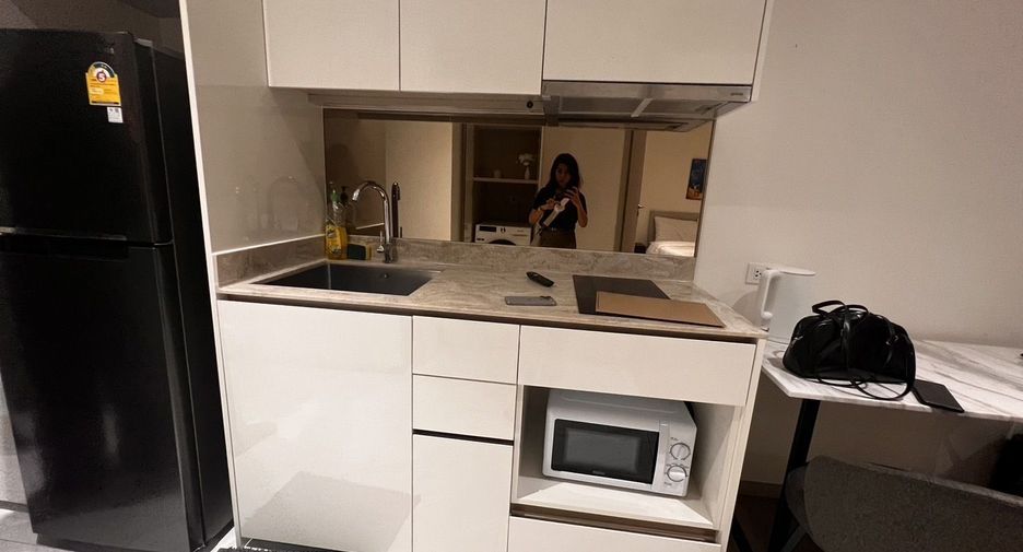 For rent 1 bed condo in Khlong Toei, Bangkok