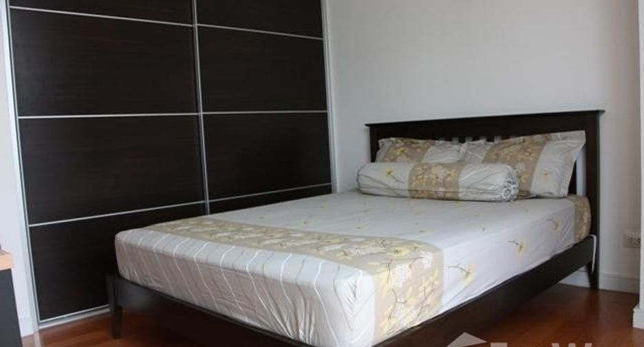For rent 3 bedrooms condo in Khlong Toei, Bangkok