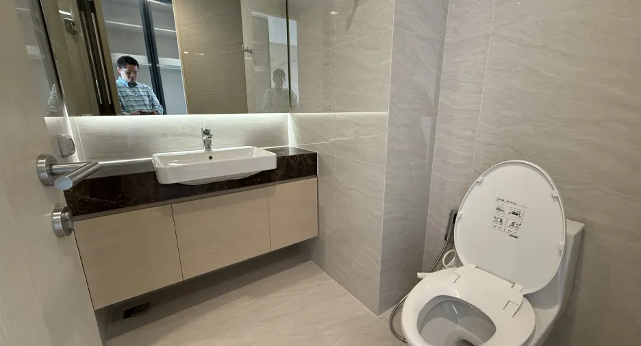 For rent 2 bedrooms condo in Watthana, Bangkok