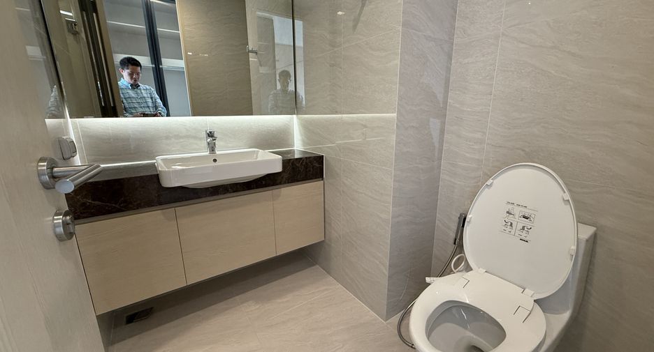 For rent 2 bedrooms condo in Watthana, Bangkok
