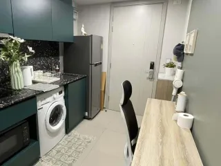 Wohnung zur Miete mit Studio in Khlong Toei, Bangkok