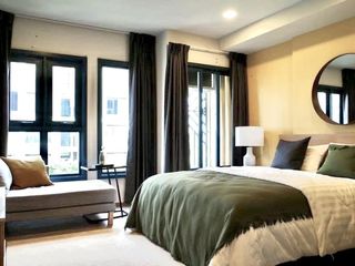 Wohnung zur Miete mit Studio in Khlong Toei, Bangkok
