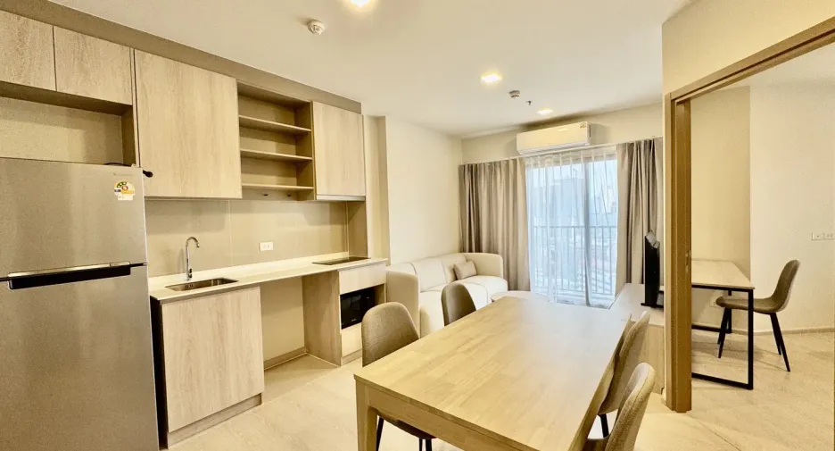 For rent 2 bedrooms condo in Khlong San, Bangkok