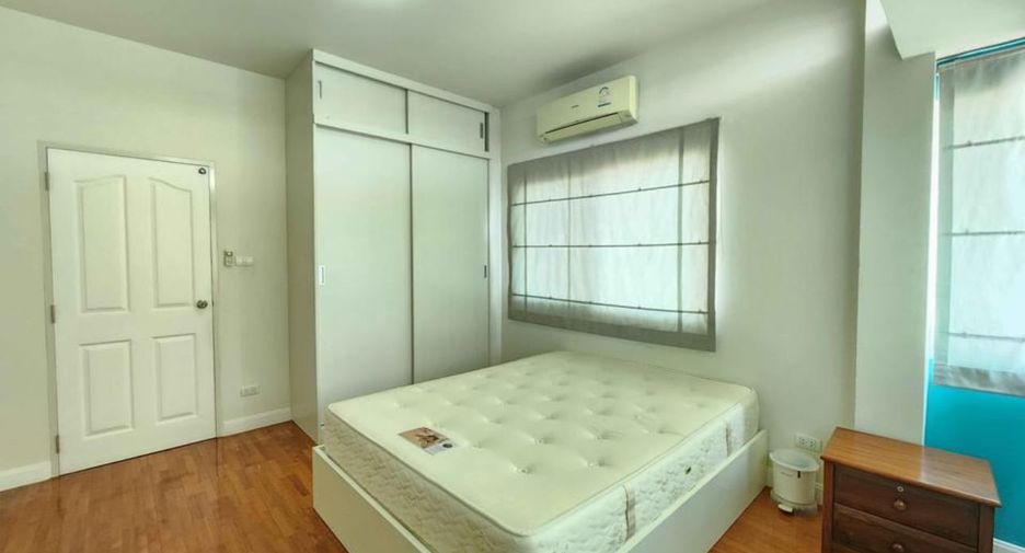 Haus zur Miete mit 4 Zimmer in Bang Kapi, Bangkok
