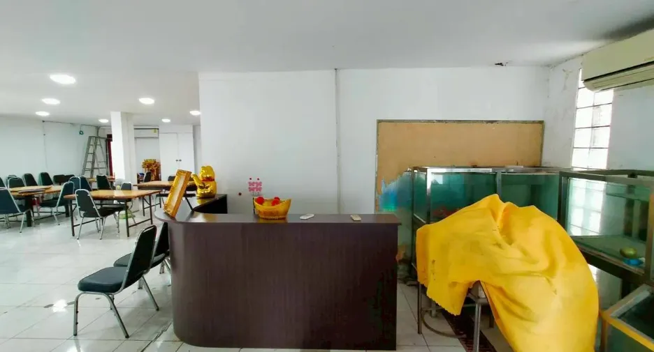 Gewerbefläche zur Miete in Bang Rak, Bangkok