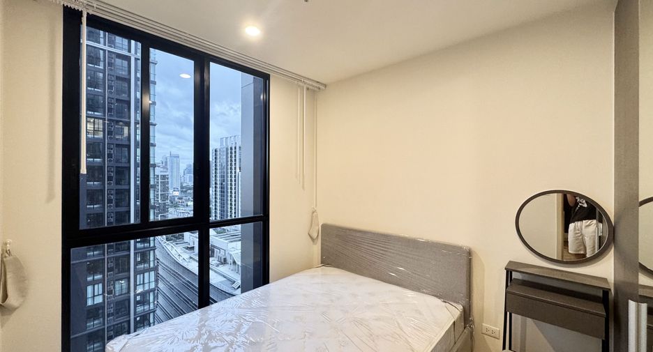 For rent 2 bedrooms condo in Huai Khwang, Bangkok